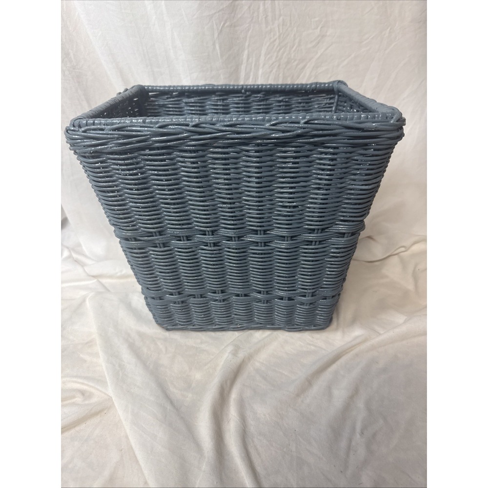 Vintage Country Blue Waste Basket Bin Trash Can Rattan Wicker Woven Storage Farm